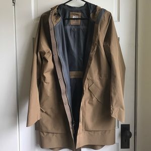 Rei pike at raincoat NWT
